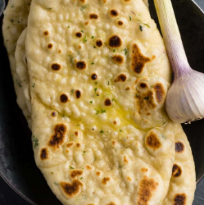 Knoblauch Naan (Garlic)